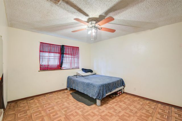 1421 N Avenue S, Freeport, TX 77541