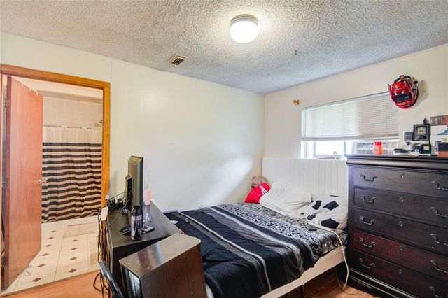 1421 N Avenue S, Freeport, TX 77541