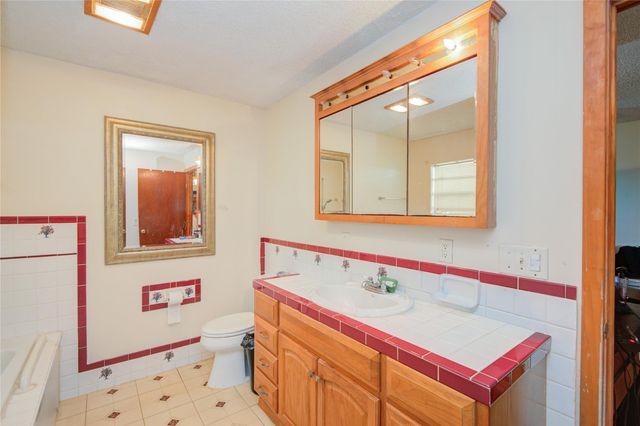 1421 N Avenue S, Freeport, TX 77541