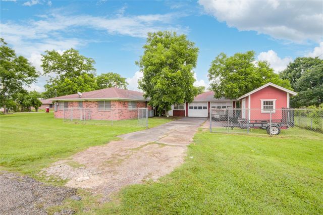 1421 N Avenue S, Freeport, TX 77541