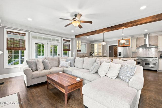 629 Blue Point Drive, Wilmington, NC 28411