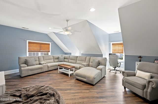 629 Blue Point Drive, Wilmington, NC 28411