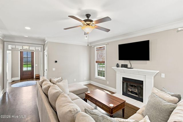 629 Blue Point Drive, Wilmington, NC 28411