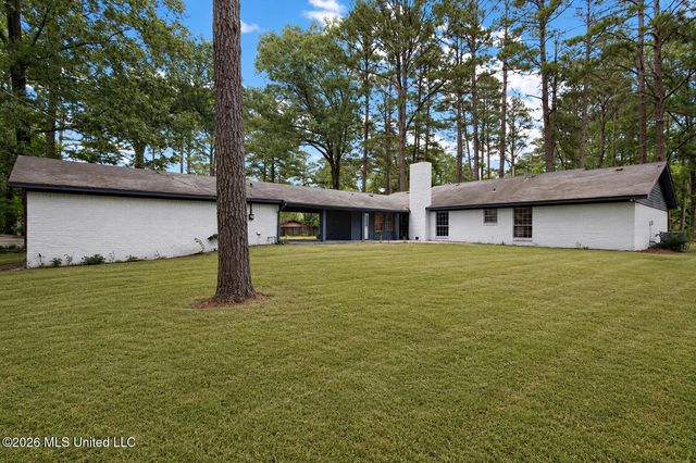 13 Rob Lane, Jackson, MS 39212