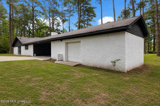 13 Rob Lane, Jackson, MS 39212