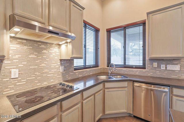 3142 E WINDMERE Drive, Phoenix, AZ 85048