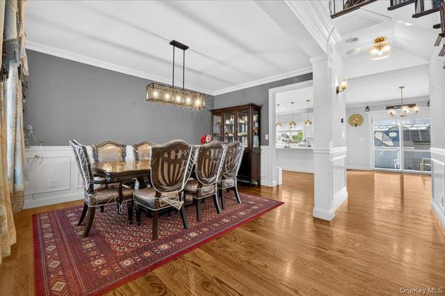 84 Choir Lane, Westbury, NY 11590