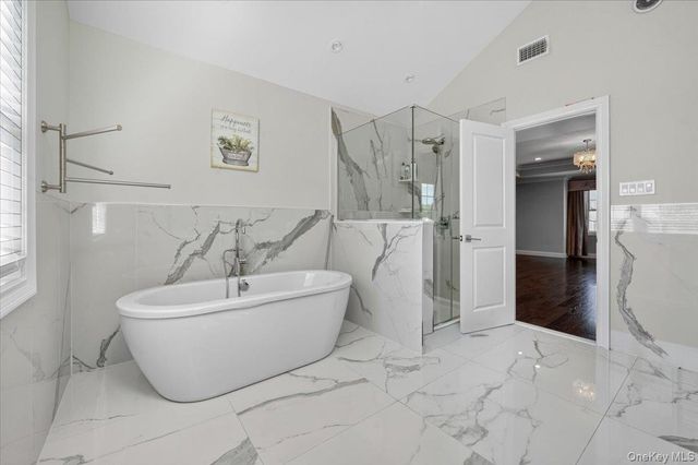 84 Choir Lane, Westbury, NY 11590
