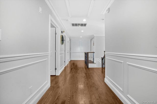 84 Choir Lane, Westbury, NY 11590