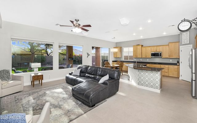 42903 N Courage Trail, Anthem, AZ 85086