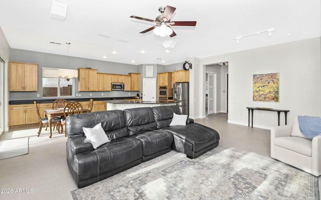 42903 N Courage Trail, Anthem, AZ 85086