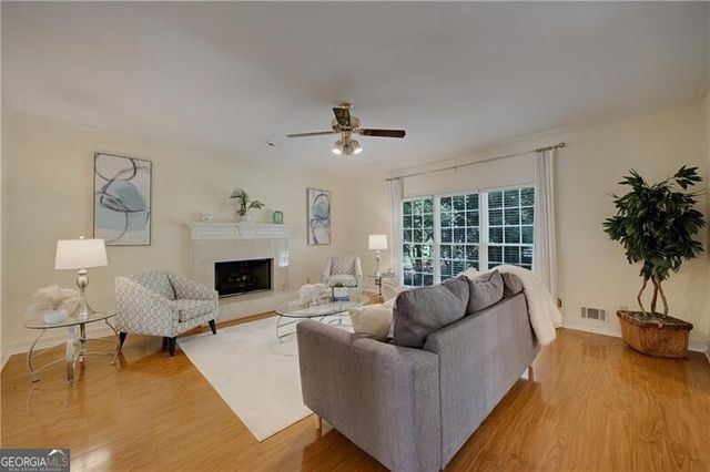 4075 Graham Way SW, Lilburn, GA 30047