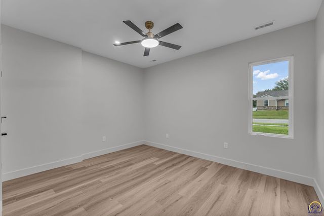 4100 SE 33rd ST, Topeka, KS 66605