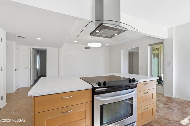 2562 N Avenida San Valle, Tucson, AZ 85715