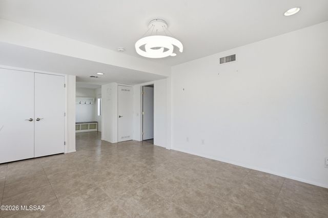 2562 N Avenida San Valle, Tucson, AZ 85715