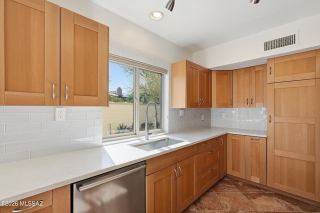 2562 N Avenida San Valle, Tucson, AZ 85715