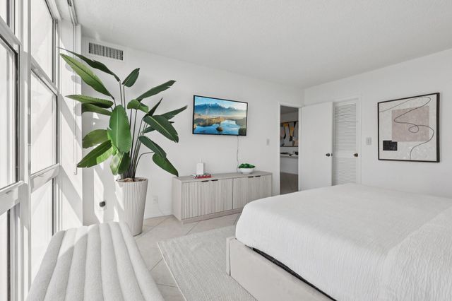 2701 N Ocean Boulevard 4C, Fort Lauderdale, FL 33308