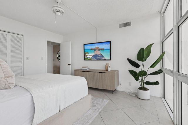 2701 N Ocean Boulevard 4C, Fort Lauderdale, FL 33308