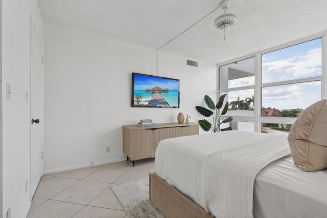 2701 N Ocean Boulevard 4C, Fort Lauderdale, FL 33308