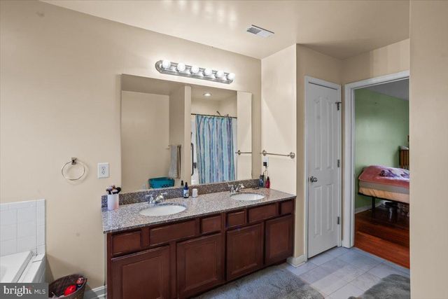 20 LINE DR, Gettysburg, PA 17325