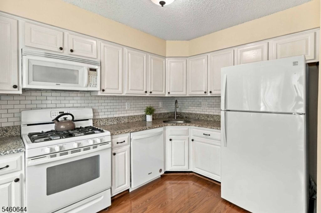 41 Cabot Way, Franklin Twp., NJ 08823 — photo 4