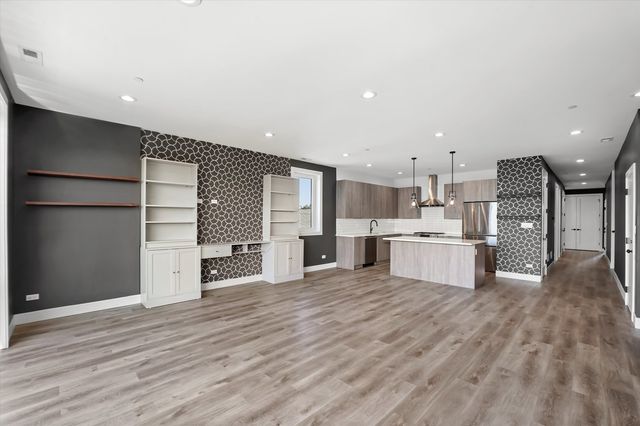 117 S Bell Avenue 4N, Chicago, IL 60612