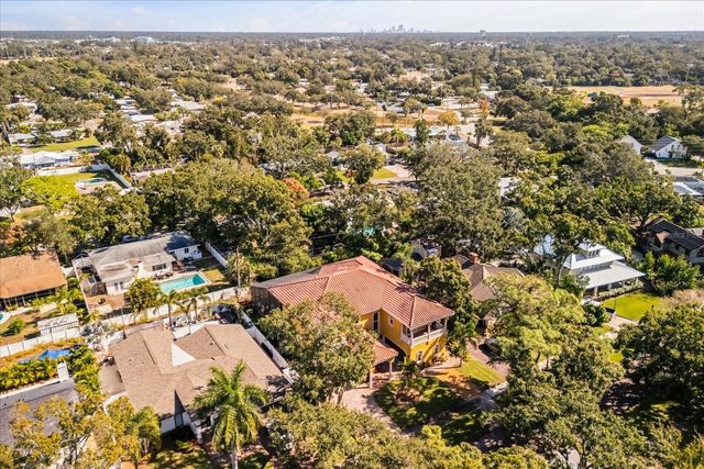 911 JUNGLE AVENUE N, St Petersburg, FL 33710