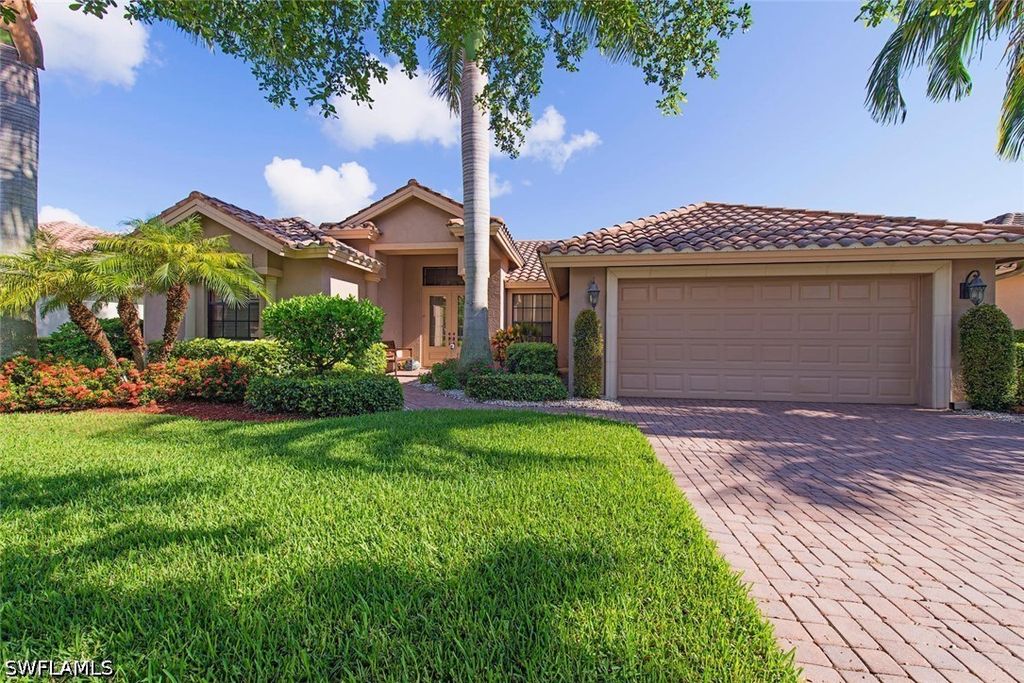 967 Tivoli CT, Naples, FL 34104