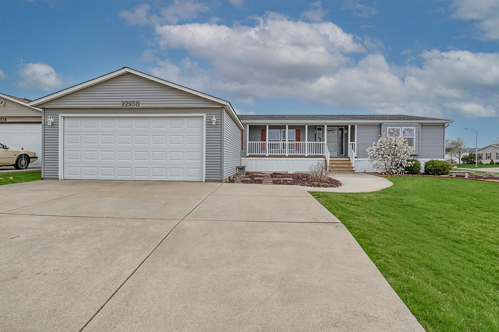 22930 Glen Eagle Drive S, Frankfort, IL 60423