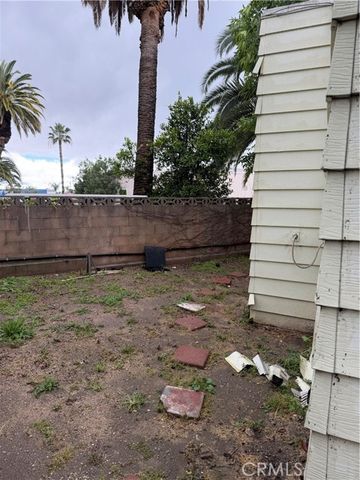 301 E Foothill 6, Pomona, CA 91767