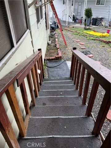 301 E Foothill 6, Pomona, CA 91767