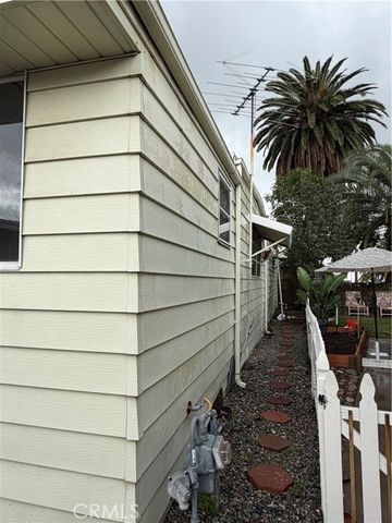 301 E Foothill 6, Pomona, CA 91767