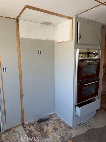 301 E Foothill 6, Pomona, CA 91767