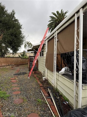 301 E Foothill 6, Pomona, CA 91767