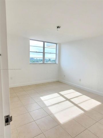 7900 Tatum Waterway Dr 502, Miami Beach, FL 33141