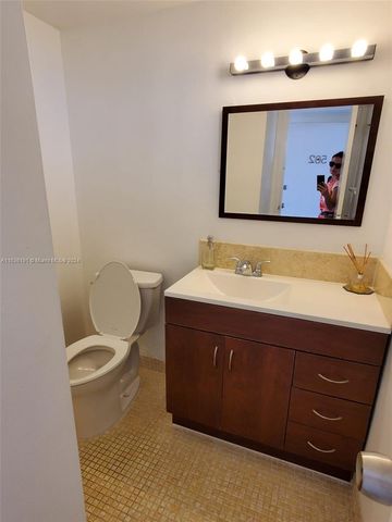 7900 Tatum Waterway Dr 502, Miami Beach, FL 33141