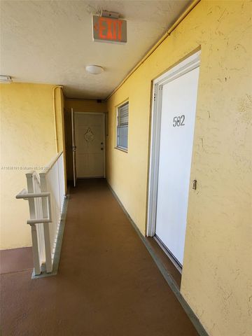 7900 Tatum Waterway Dr 502, Miami Beach, FL 33141