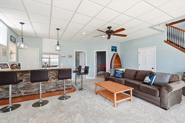 5601 Scenery DRIVE, Waterford, WI 53185