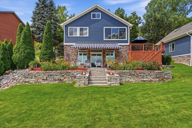 5601 Scenery DRIVE, Waterford, WI 53185