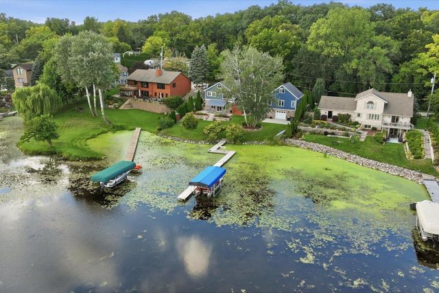 5601 Scenery DRIVE, Waterford, WI 53185