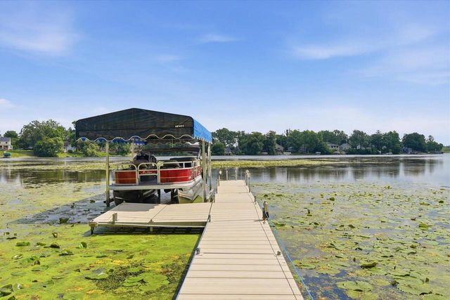 5601 Scenery DRIVE, Waterford, WI 53185
