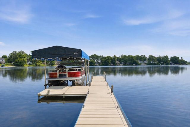 5601 Scenery DRIVE, Waterford, WI 53185