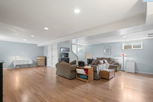 940 SE Glen Echo Rd, Pullman, WA 99163