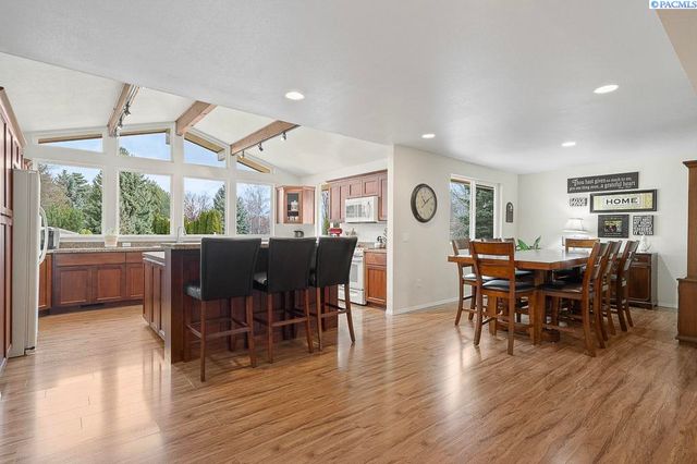 940 SE Glen Echo Rd, Pullman, WA 99163