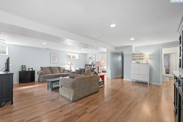 940 SE Glen Echo Rd, Pullman, WA 99163