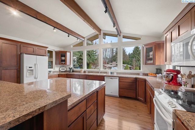 940 SE Glen Echo Rd, Pullman, WA 99163