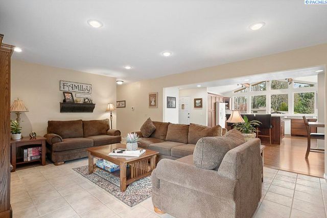 940 SE Glen Echo Rd, Pullman, WA 99163