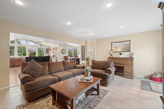 940 SE Glen Echo Rd, Pullman, WA 99163