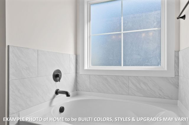 913 Bankside Dr, Clarksville, TN 37043