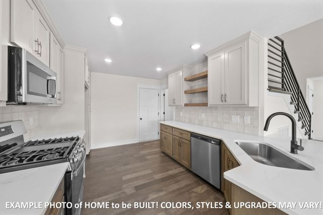 913 Bankside Dr, Clarksville, TN 37043